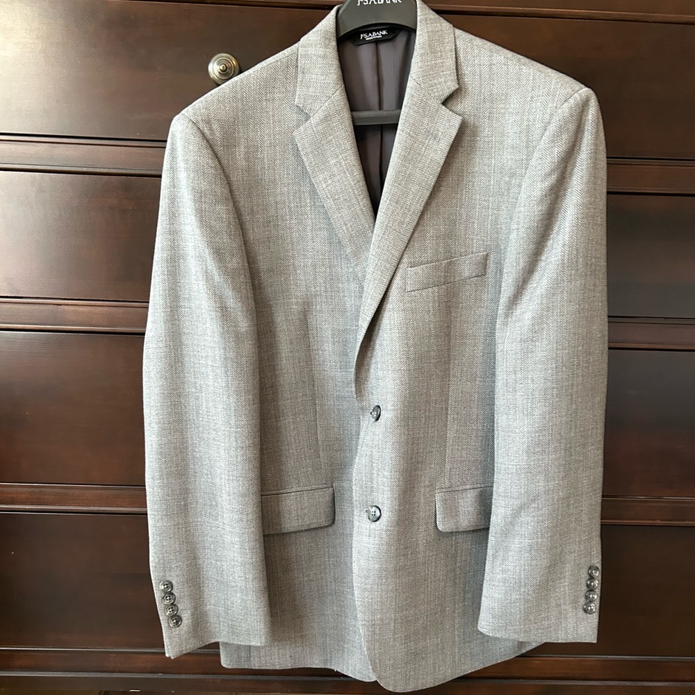 Jos A Bank Grey Herringbone Traveler’s Collection Sport Coat Tailored Fit